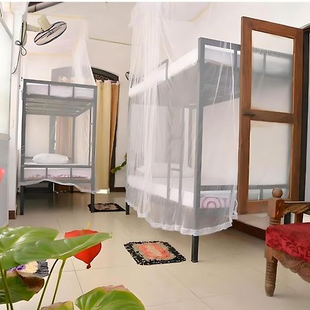 Traveller'S Hostel Hikkaduwa Esterno foto